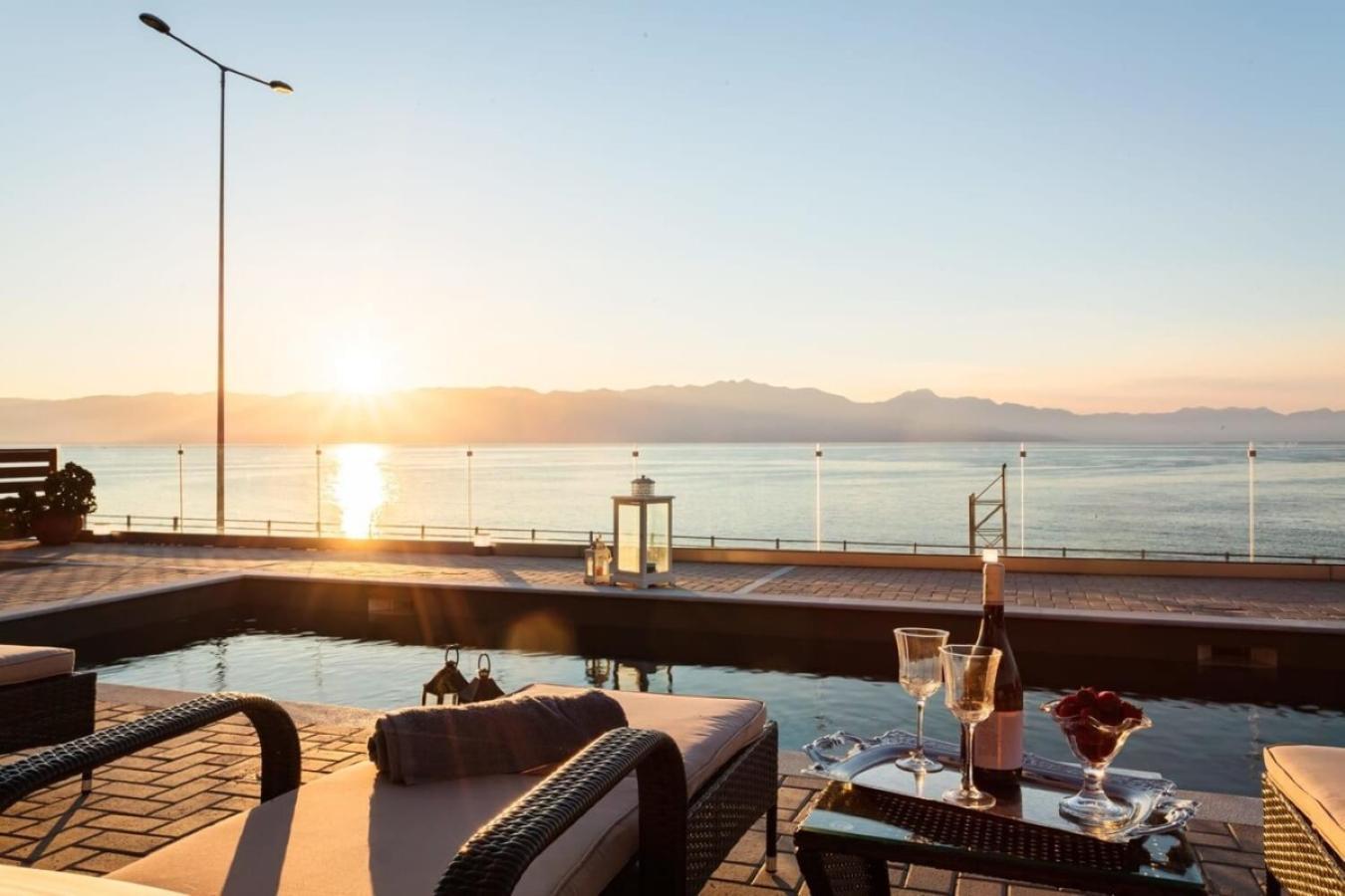 Seaside Summer Bliss - Aurora Luxury Pool Paradise Petalídhion Dış mekan fotoğraf
